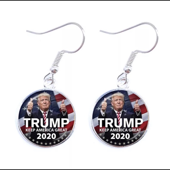 Trump MAGA 2020 gold tone earrings USA 🇺🇸 ♥️ - Picture 1 of 5